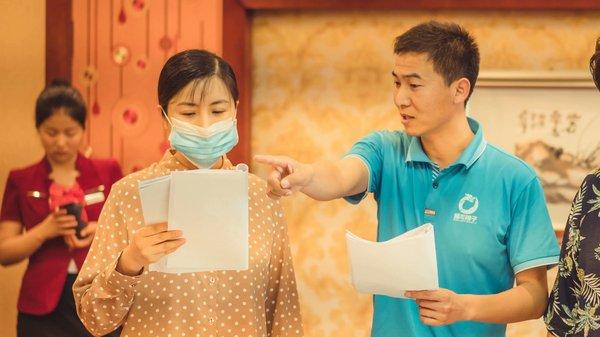演员王亚婕，荧屏璀璨之星闪耀时刻